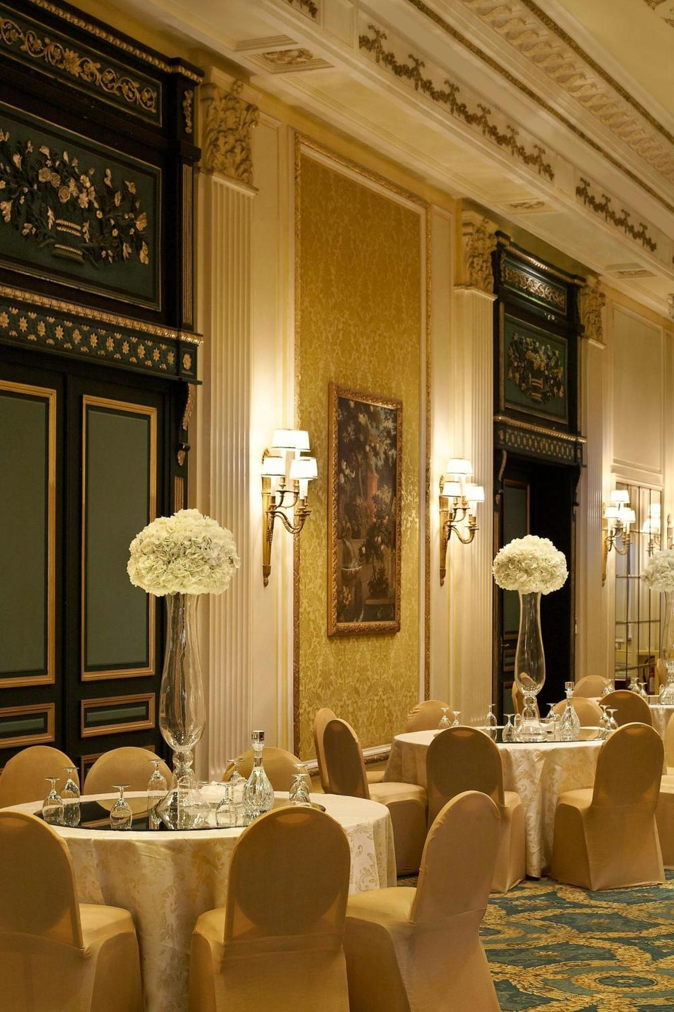르 메르디앙 알 코바르 호텔 알크호바르 외부 사진 The interior of the restaurant