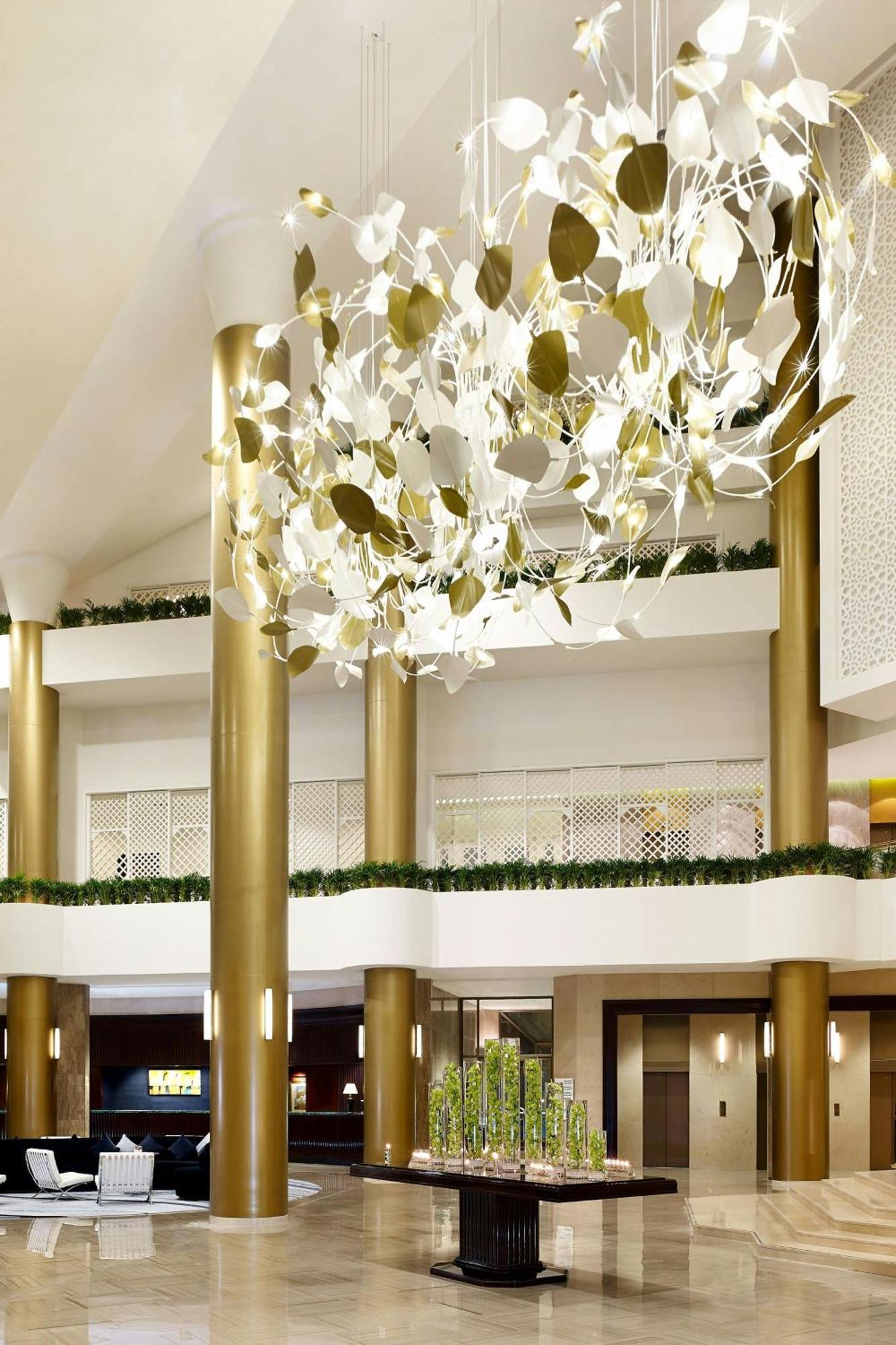 르 메르디앙 알 코바르 호텔 알크호바르 외부 사진 The interior of the hotel