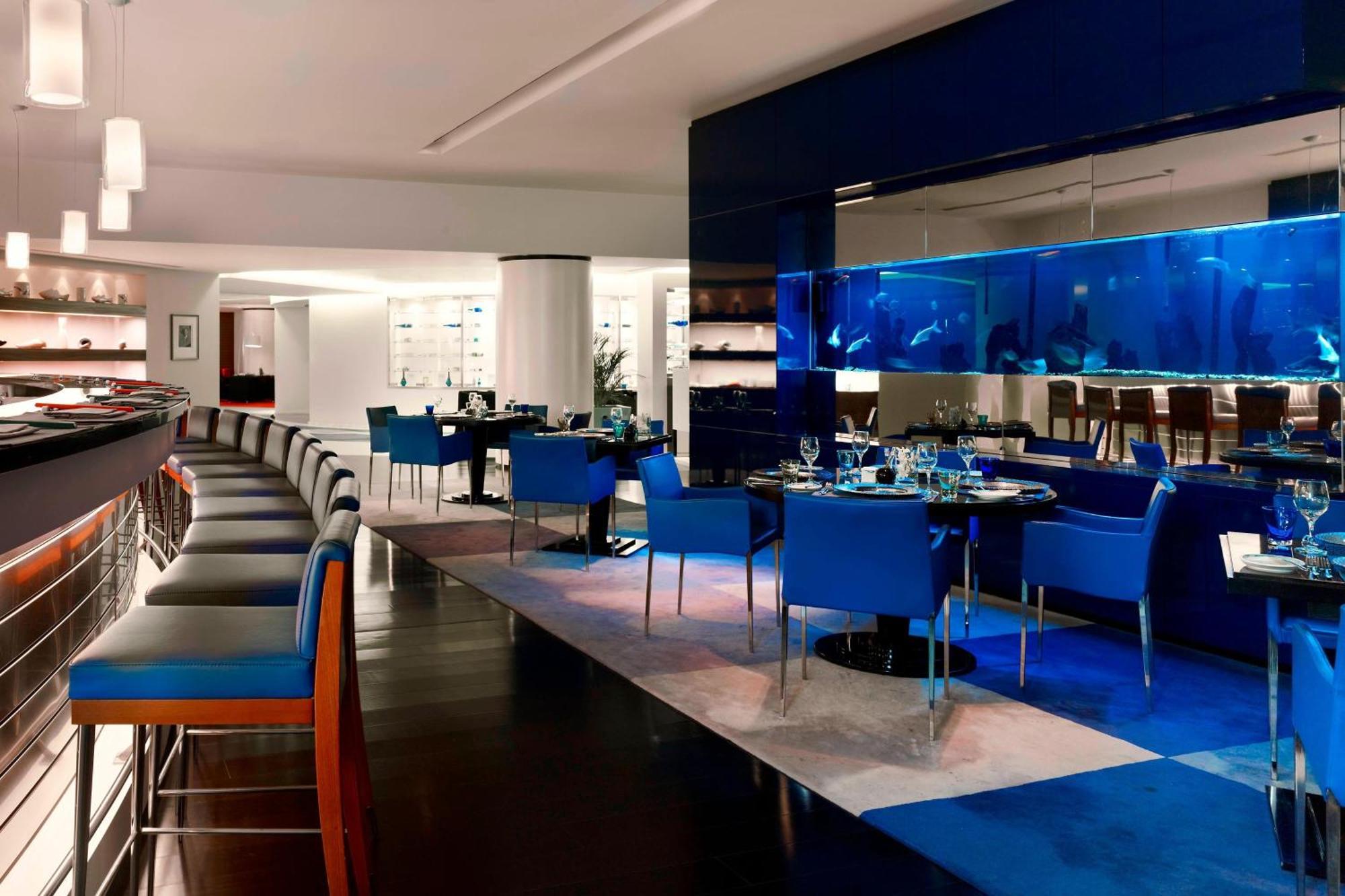 르 메르디앙 알 코바르 호텔 알크호바르 외부 사진 The Blue Water Lounge at London Heathrow Airport